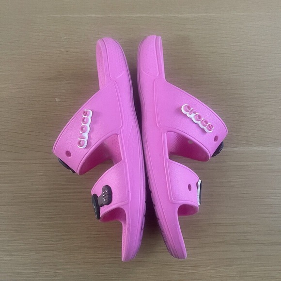 Women's Crocs Size 10 Classic Sandal Black Girl Pride BLM Charms - Picture 4 of 7